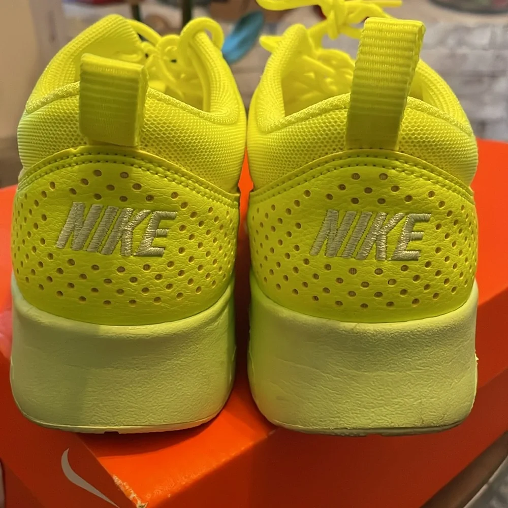 Nike Theo’s - Picture 3 of 4